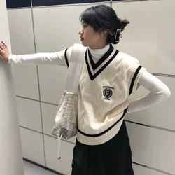 Autumn Winter Chic Retro College Style Girls V-neck Sleeveless Embroidered Sweater Vest Korean Style School Girl Uniform