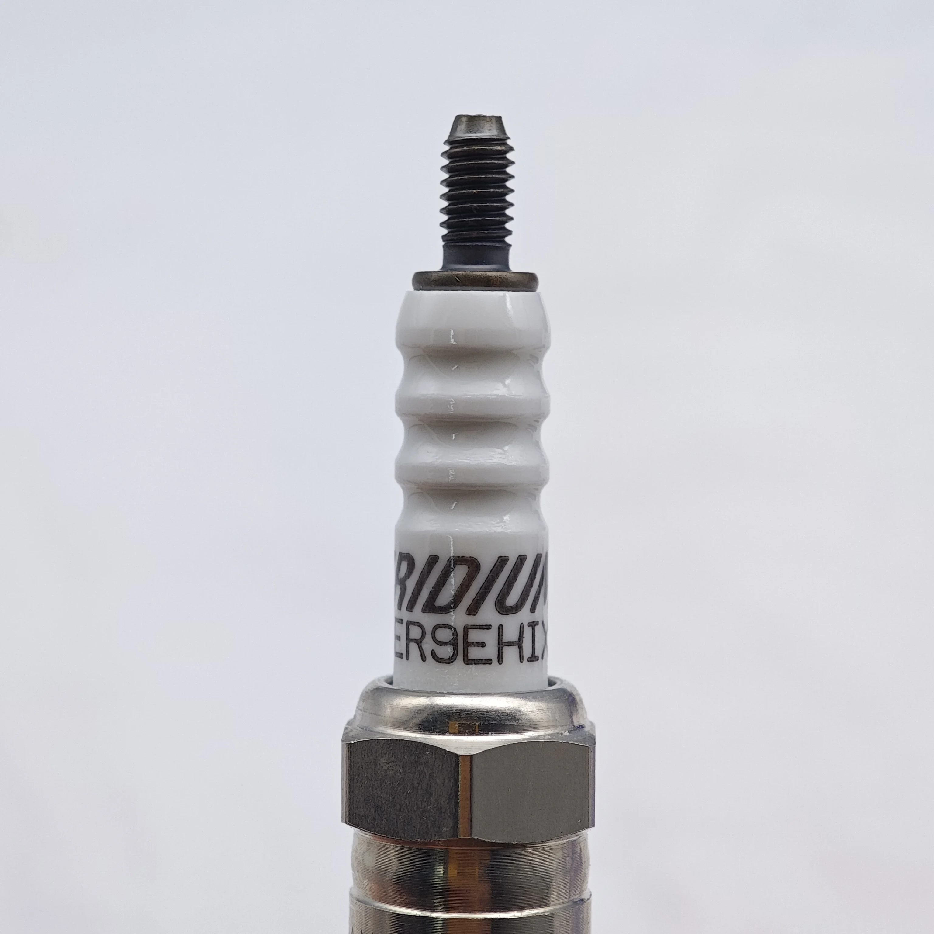 1pcs Original NGK Spark Plug ER9EHIX 6868 96652 Suitable For Upgrade ER9EH etc