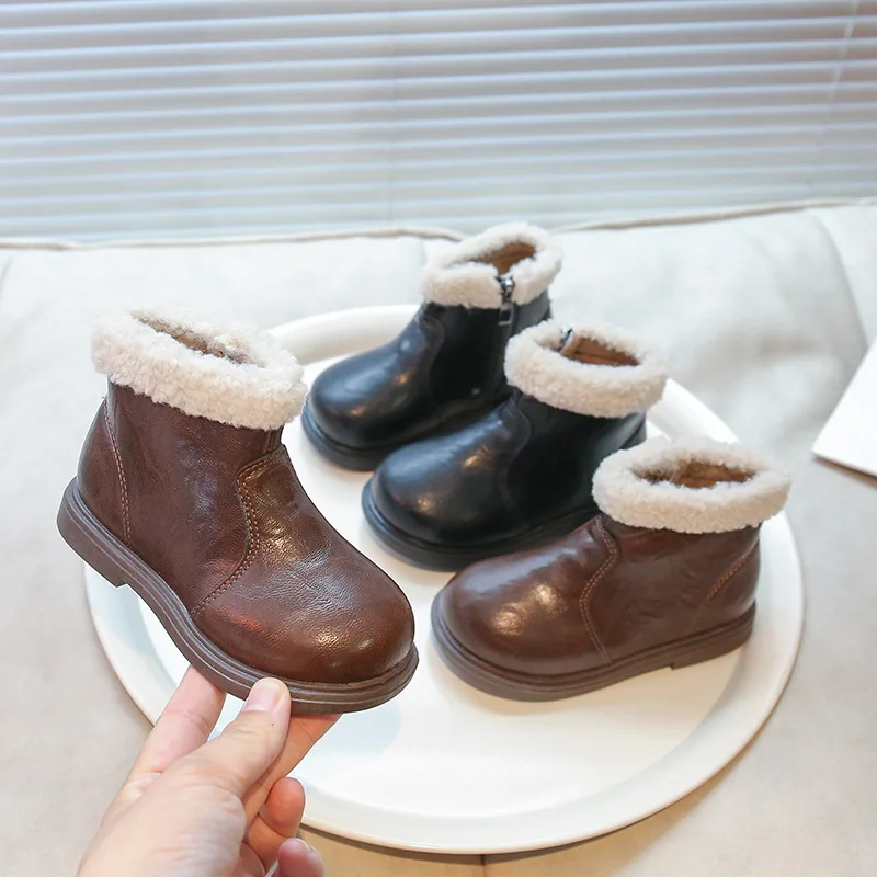 

Зимние детские модные ботинки для мальчиков и девочек, бархатные теплые нескользящие короткие ботинки на молнии в британском стиле, нескользящая детская кожаная обувь