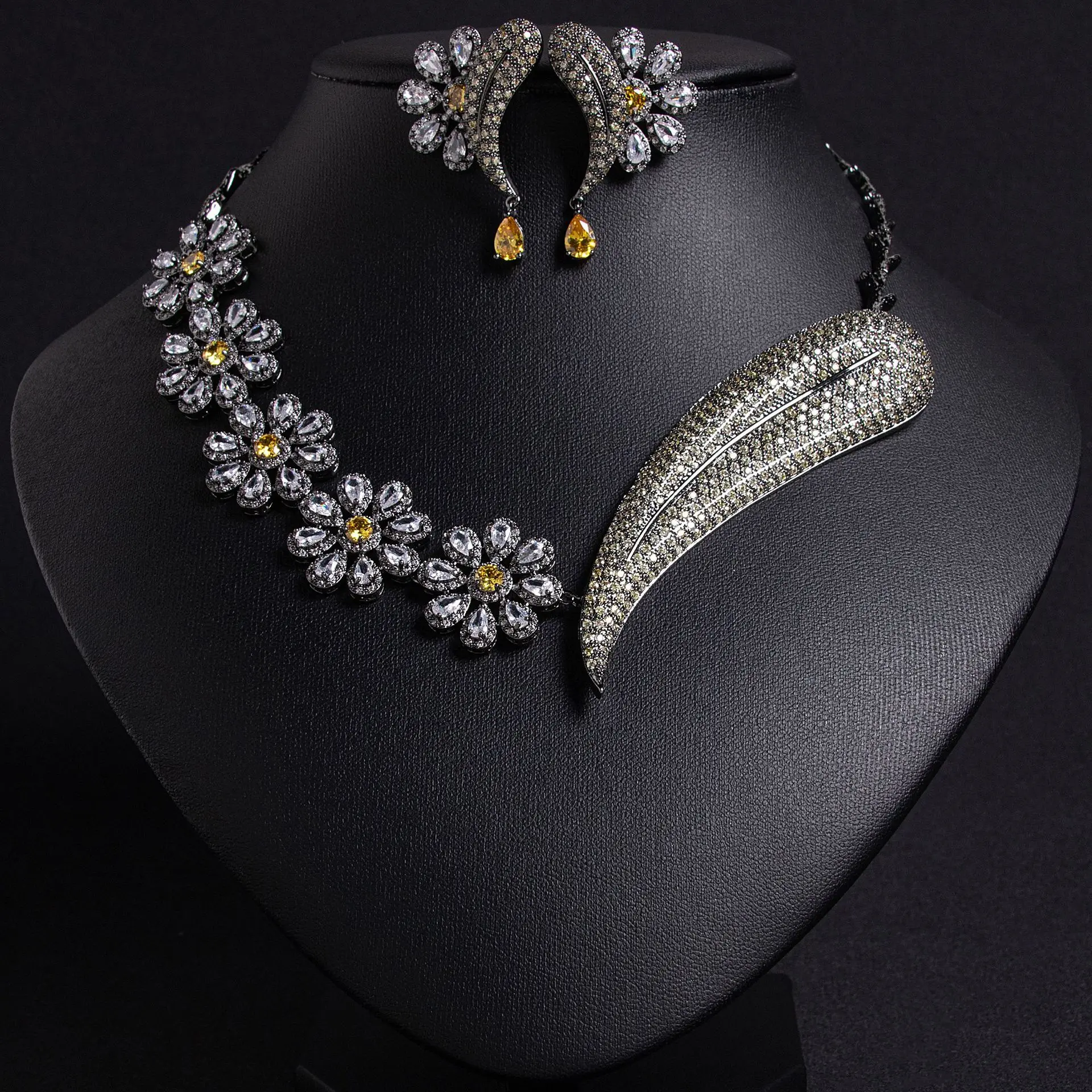 Creative Sense Chilli Necklace Earrings Charming Flower Jewellery Women's Set Dress Cocktail Party Holiday Accessories M-158