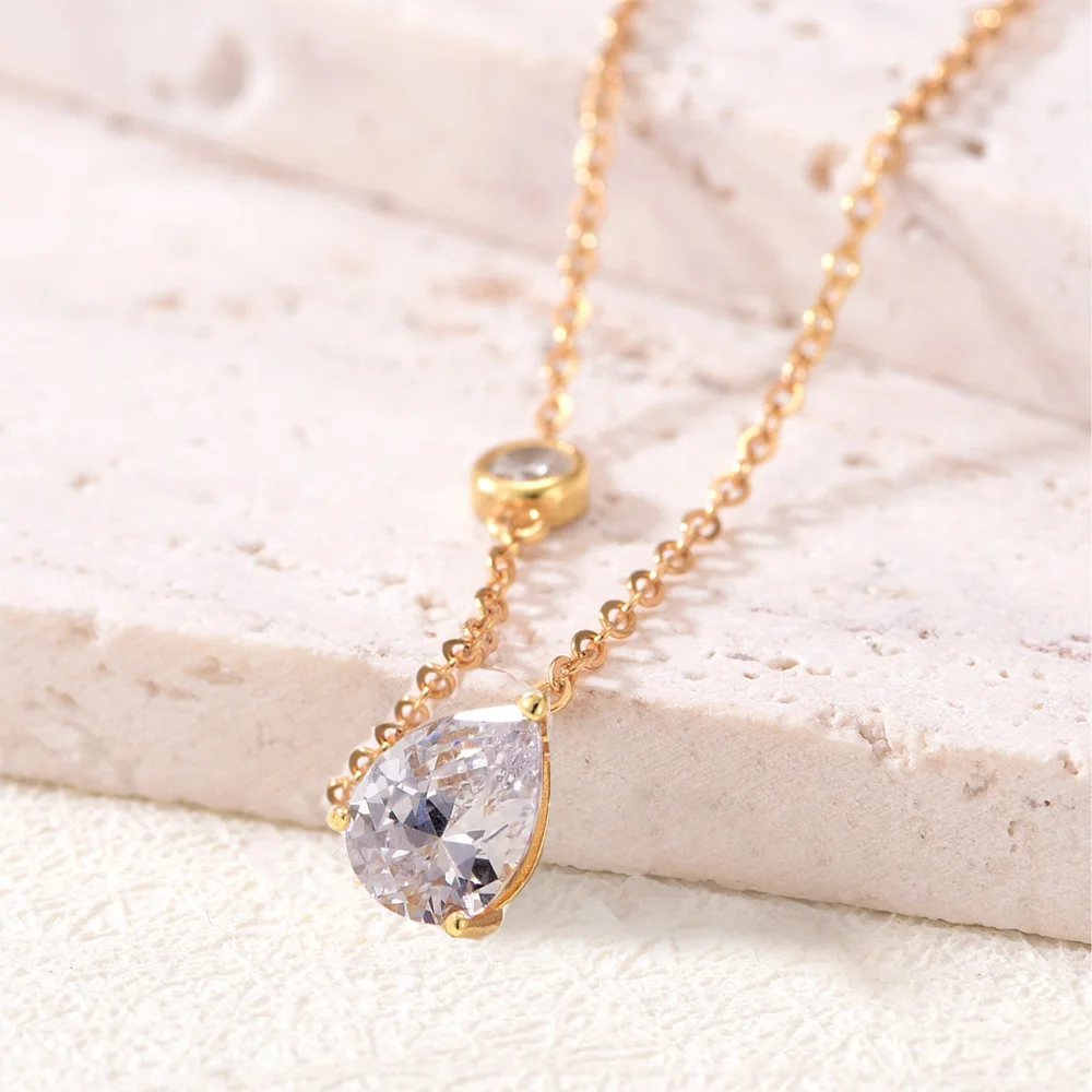COSYA 1.25CT 6*8 مللي متر الكمثرى قطع مويسانيتي قلادة S925 الفضة 18K الذهب D VVS1 مختبر الماس Waterdrop قلادة للنساء غرامة مجوهرات