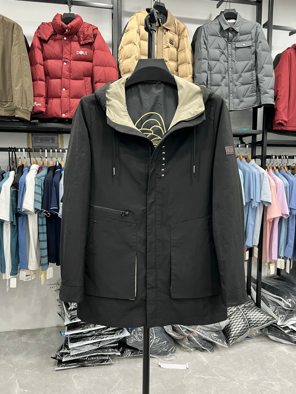 

Мужская повседневная куртка с вышивкой и капюшоном, удлиненная, осенняя, прямого кроя, из полиэстера, нейлона и композитного волокна