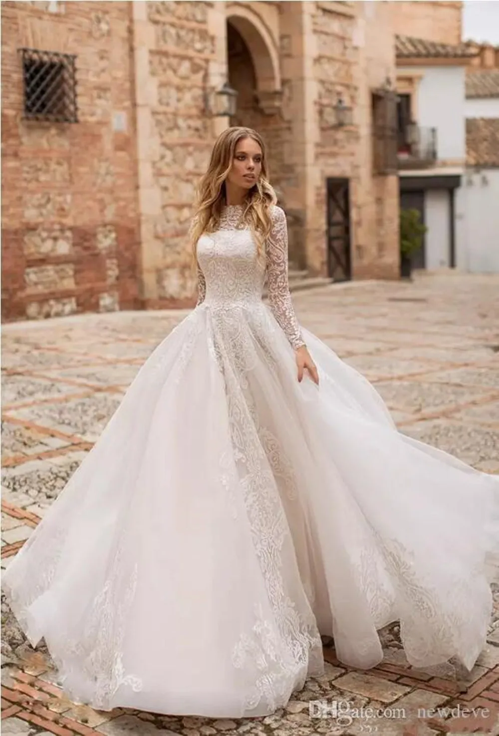 Graceful A-Line Wedding Dresses High Collar Appliqued Bridal Gowns Long Sleeve Court Train Plus Size Wedding Dress Custom Made