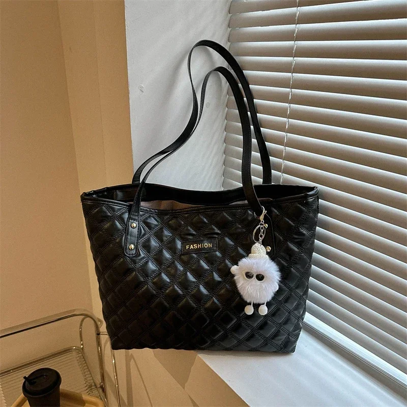 Bolso acolchado de gran capacidad con diseño de moda de invierno, bolsos de hombro, nuevos bolsos sólidos, bolsos de mano, bolso con asa a la moda para mujer