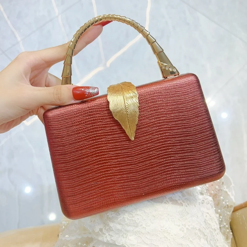 

Luxury handbag with snake skin pattern, high-end feeling, crossbody bag, dinner bag, chain strap shoulder bag