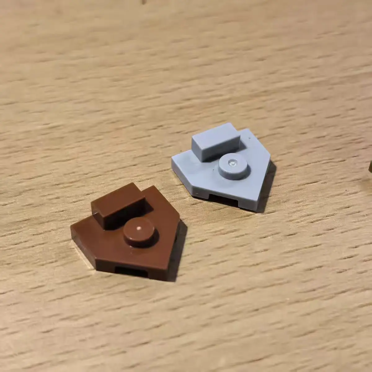 20PCS 27928 Special Plate 2 x 2 Wedges, Center Stud, 1 x 1/2 Lug Wedge Plate Parts MOC Customized DIY Gift Toy