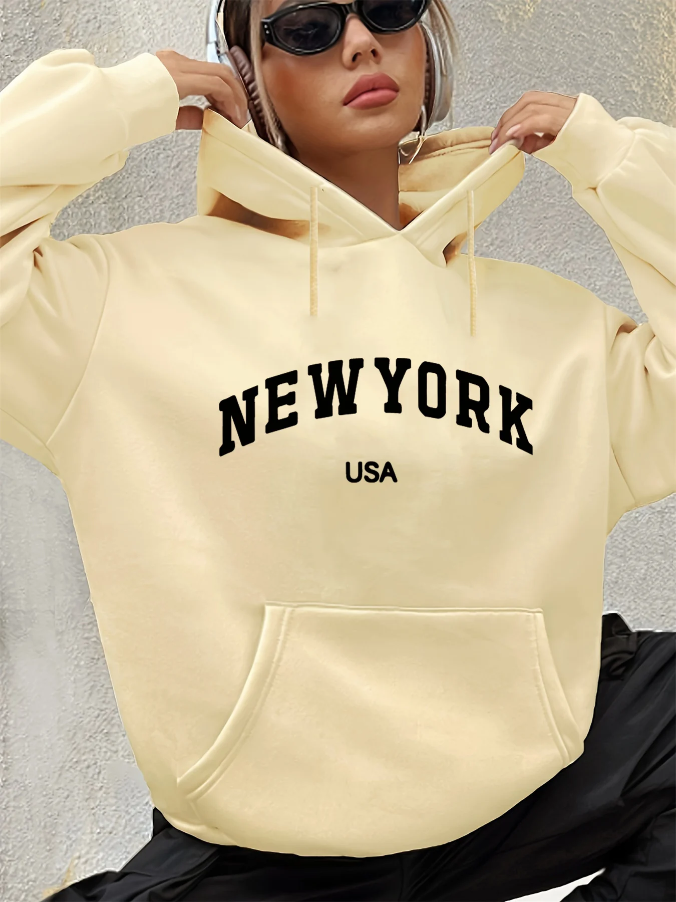 سترة نسائية للخريف والشتاء دافئة وفضفاضة كاجوال بطباعة حروف نيويورك الأمريكية من جلد الغزال بأكمام طويلة وغطاء للرأس