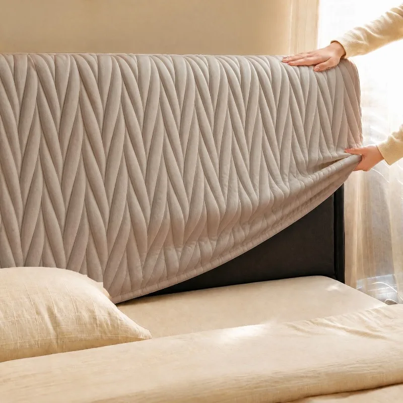 1 piece of milk-velvet headboard protector with padded lining a four-season dust cover fully enclosing sleeve.