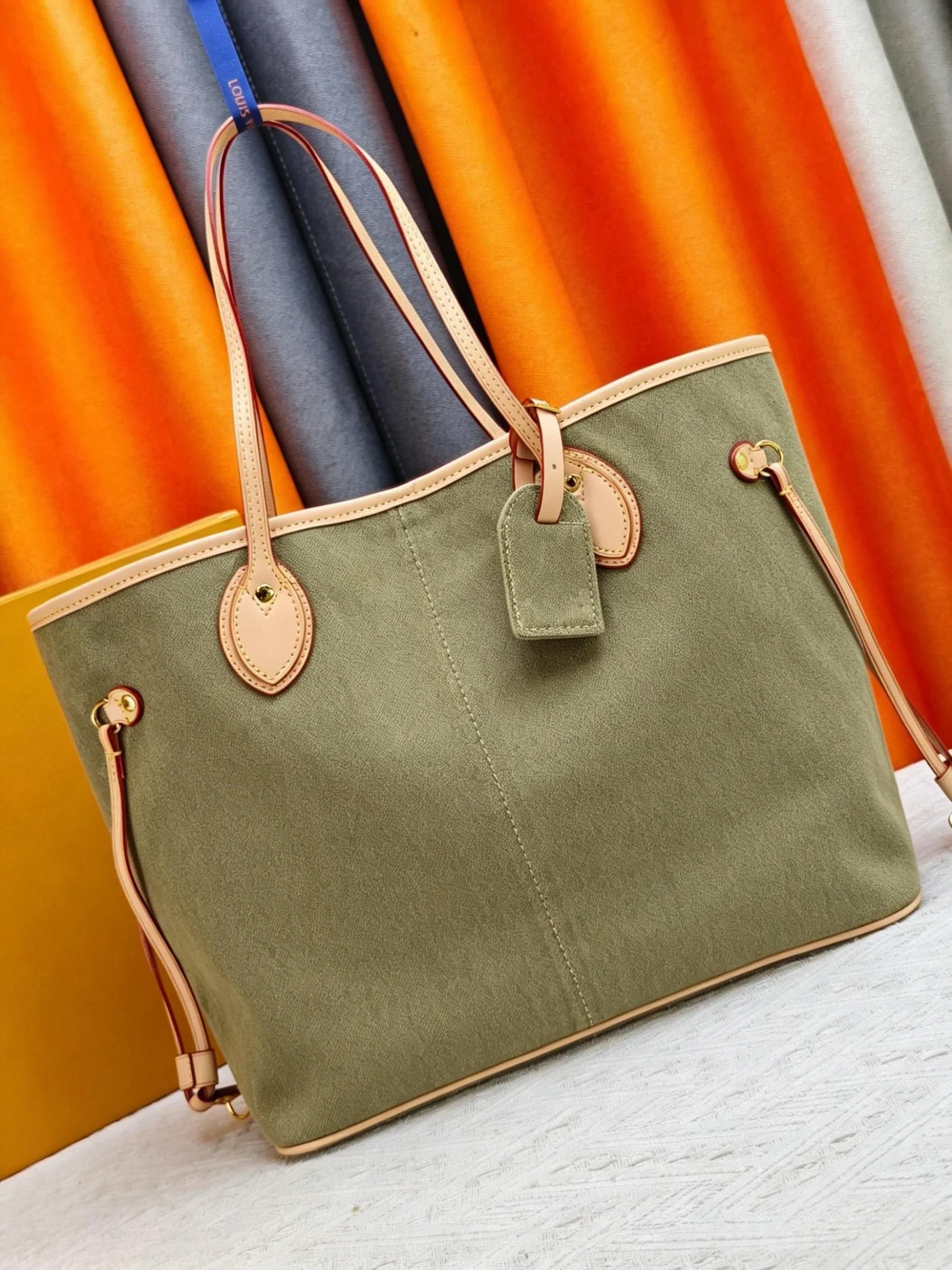 Female Hand Satchel Vintage Clean Cut Synthetic Hide Structured Satchel Classic Womens Side Carrybag Crossbody Travel Wallet All-Around Year-Round Multi-Usage Urban Daily Carry Bag