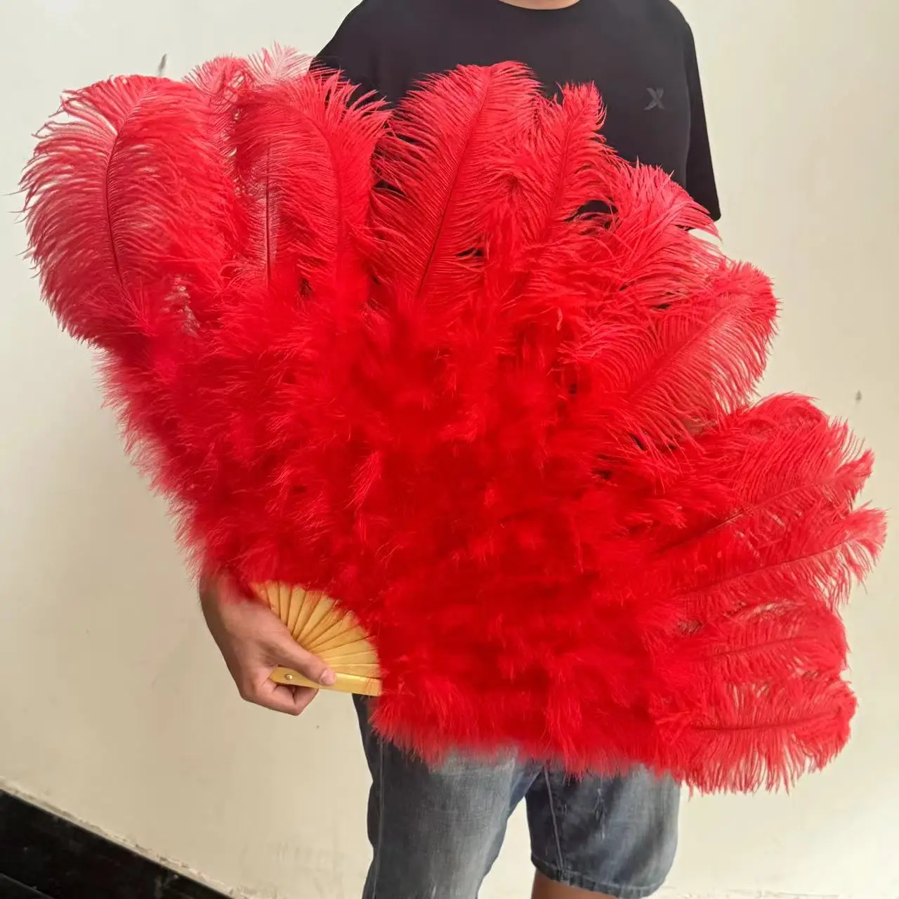 A Pair Natural Red Ostrich Feathers Fan Carnival Party Wedding Celebration Belly Dance Show DIY Decoration Fan Plume Fan 100CM