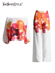 TWOTWINSTYLE-Conjunto de dos piezas con estampado informal para mujer, Tops de manga farol con cuello oblicuo, pantalón de cintura alta, holgado, a la moda