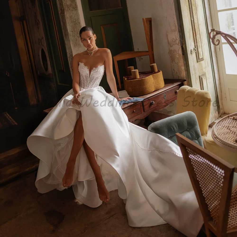 White Strapless Satin A-Line Wedding Dress 2026 Luxury Beaded Lace Bodice Oversized Bow Bridal Gown With Train