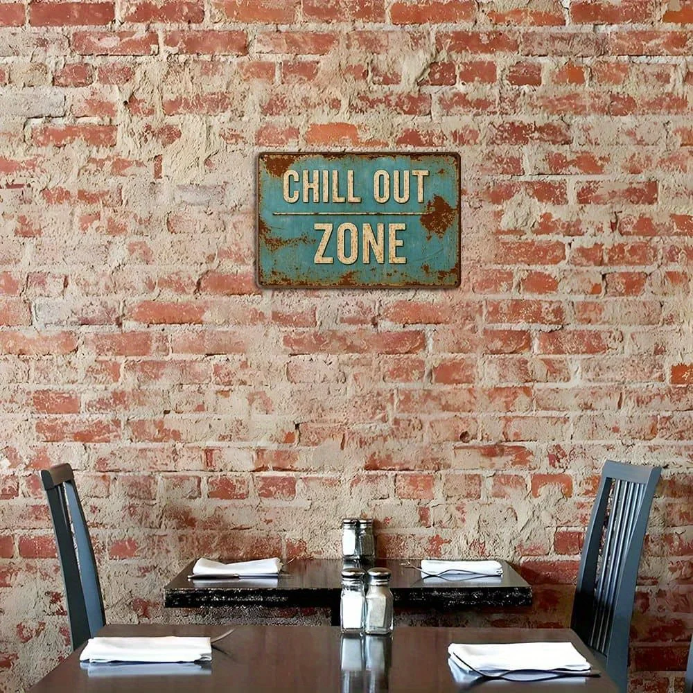 علامة معدنية "Chill Out Zone" - 20.32 × 30.48 سم ديكور عتيق متعثر لمساحات الاسترخاء