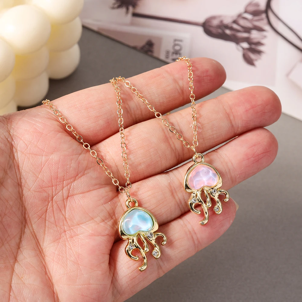 Aihua Modische goldfarbene Quallen-Halskette für Frauen und Mädchen, Sommer, Strand, elegante Quallen-Anhänger-Halskette, Schmuck, Geschenke – Detail 2