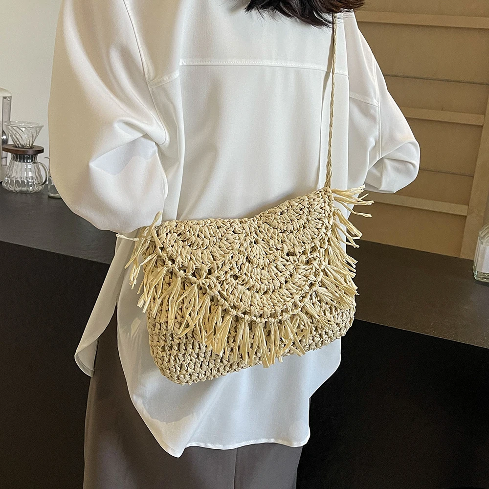

Forest Style Artistic Flip Top Tassel Bag Ins Seaside Vacation Style Grass Woven Bag Fashionable Versatile Casual Crossbody Bag