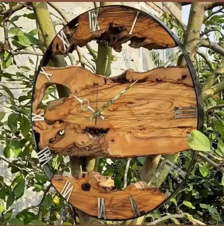 Olive Wood Wall Clock. 100% Hand-decorated.   Living Room  Family Luxury.