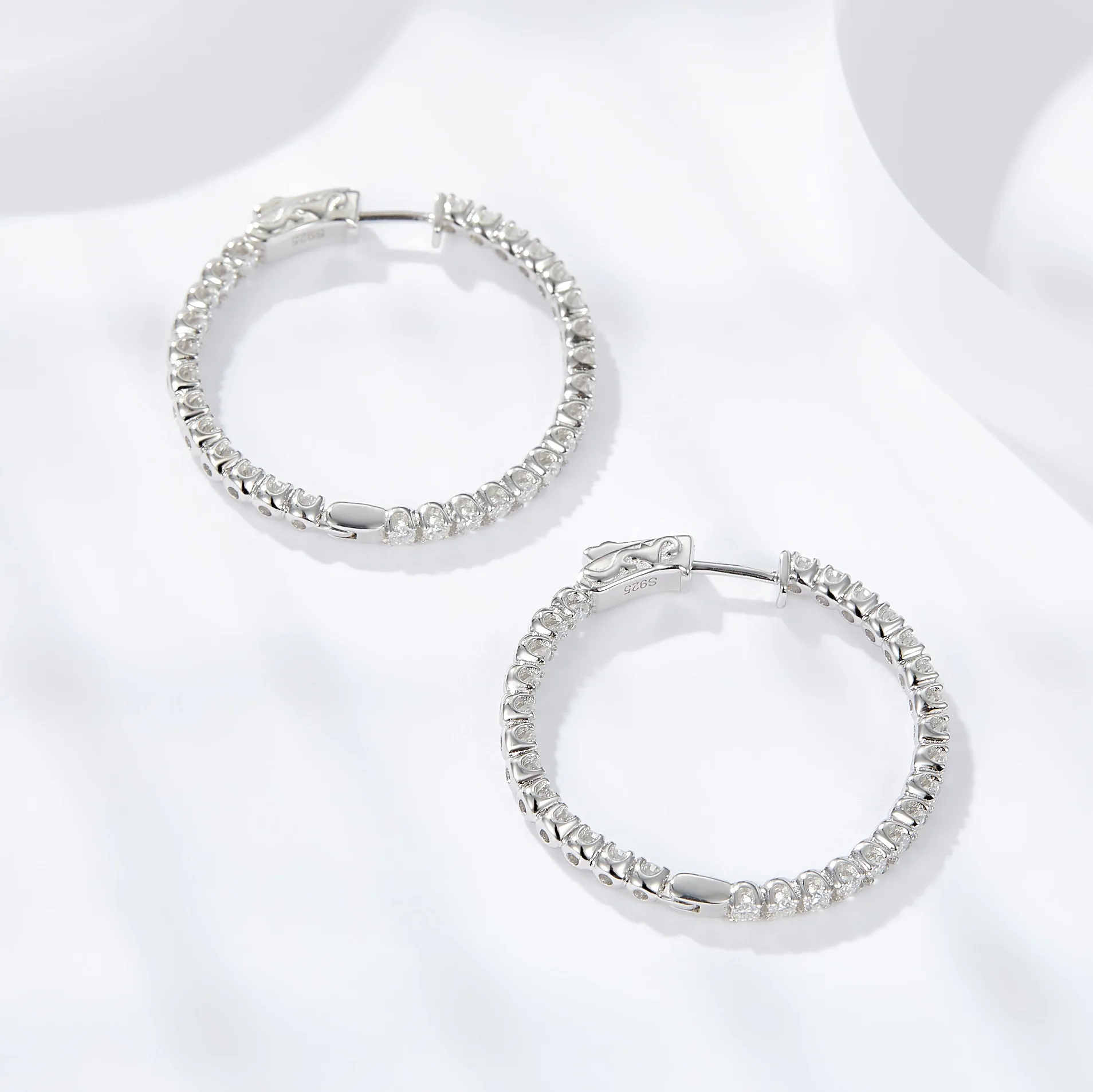 Pure 925 Sterling Silver Cute Earrings Moissanite Circle Wedding Engagement Party Lover Friendship Gifts Hot Classic Jewelry