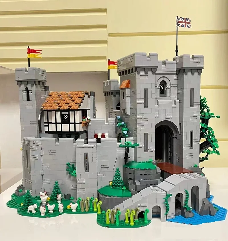 10305 With Original Box Limited Lion King Knights Medieval Castle Model Building Blocks Brick Assembly Toys Kids Christmas Gift