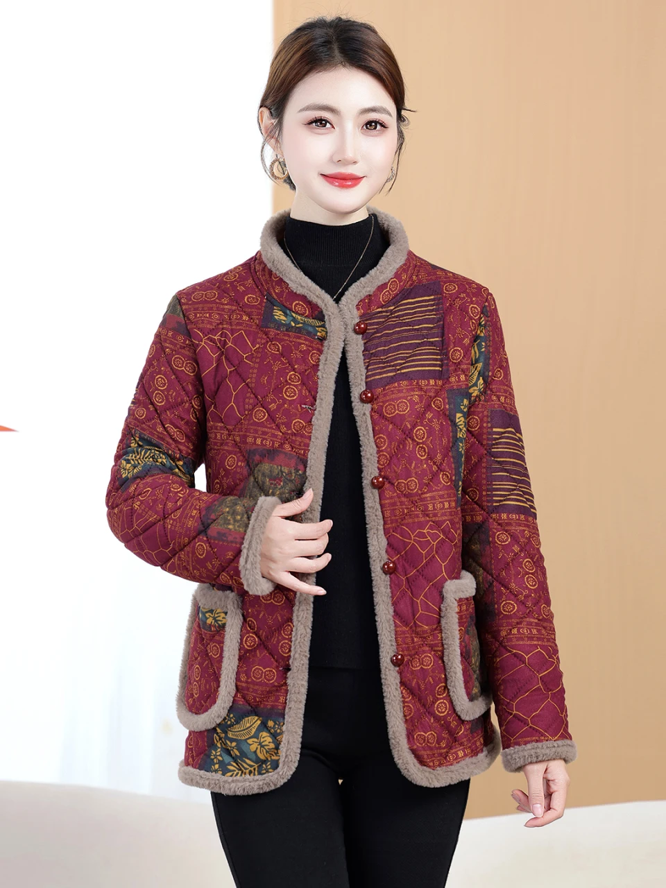 

Модная короткая хлопковая куртка с принтом для невысоких женщин, с воротником-стойкой и подкладкой, осенне-зимняя, для женщин среднего возраста.