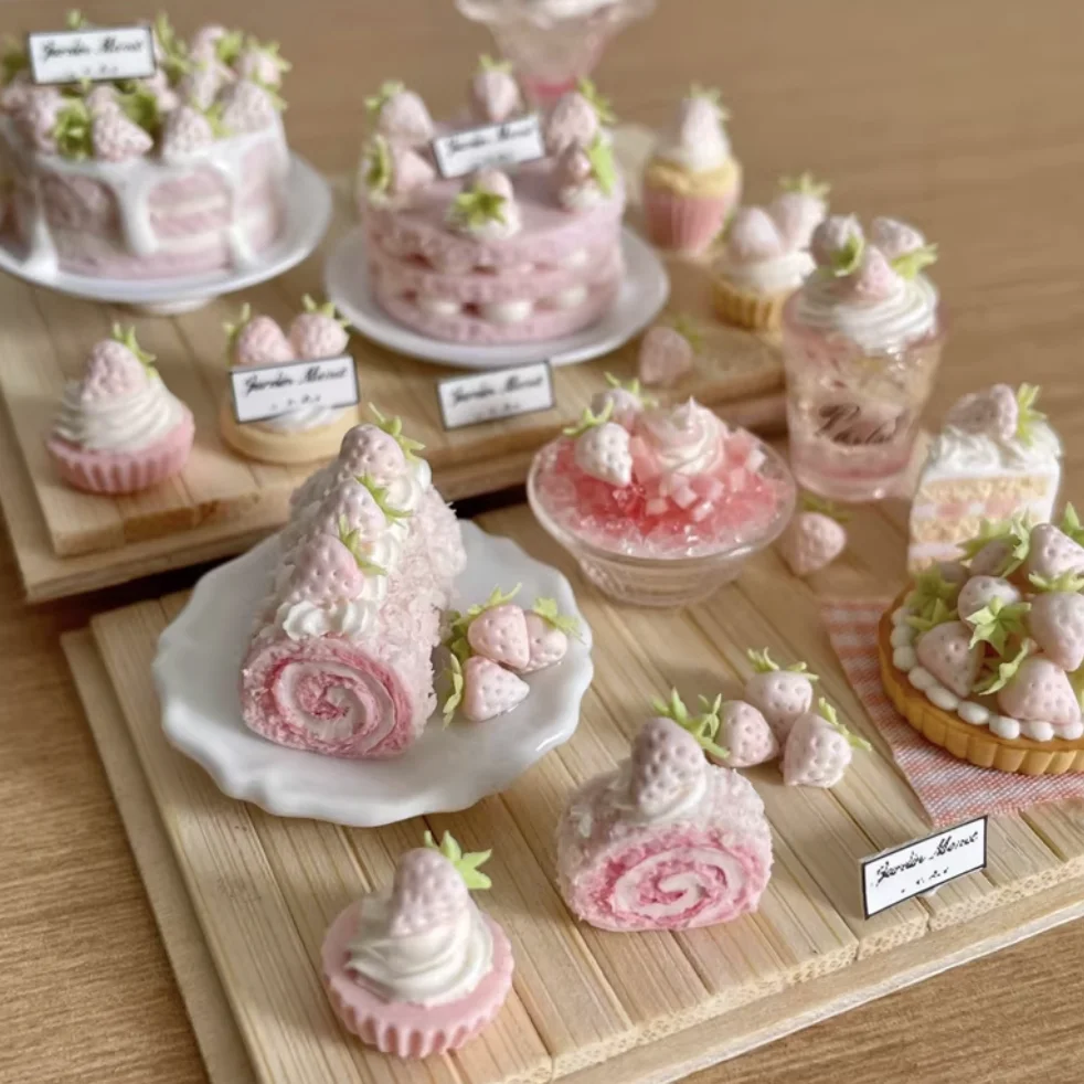 1/6 Set Makanan Penutup Miniatur Tanah Liat Buatan Tangan Yang Dapat Dilepas - Bundel Teh Sore Tema Natal dalam Keranjang Tenun Tangan - Dekorasi Kue BJD