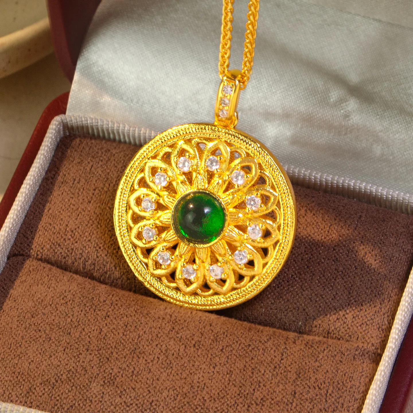 

Luxury 24K 9999 Pure Gold real gold Women's Hollow Diamond Emerald Sunflower Pendant Clavicle Chain