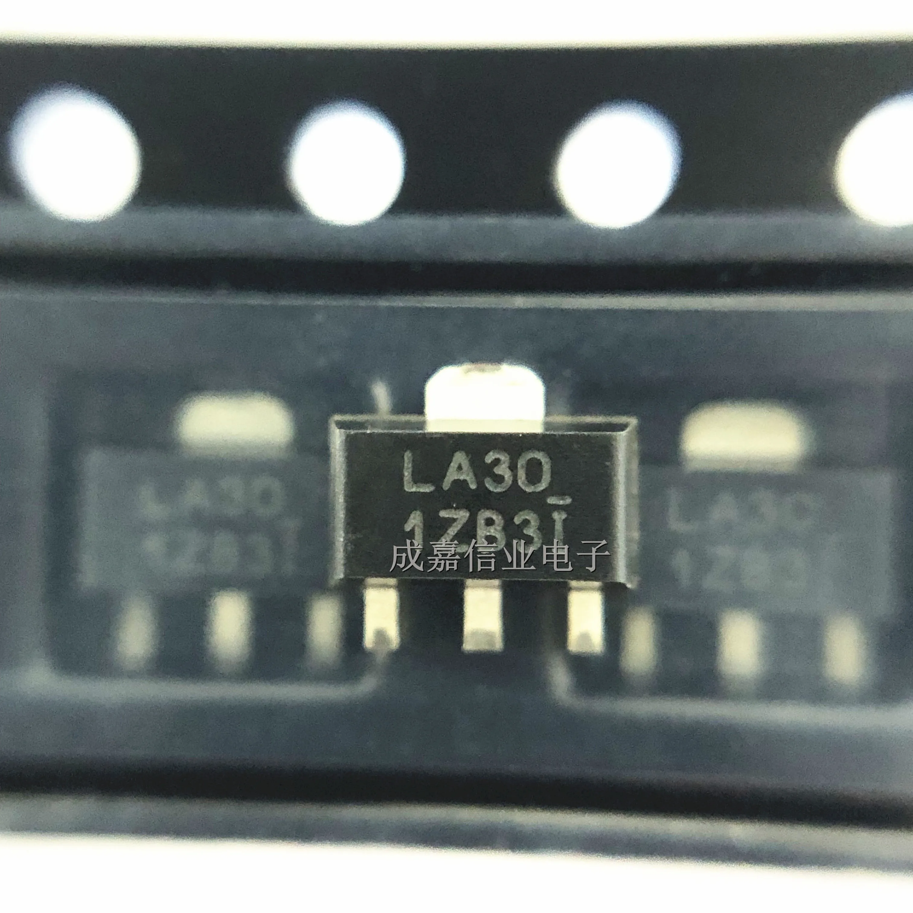 10pcs/Lot BL8531CC3TR30 SOT-89-3 MARKING;LA30 High Efficiency, Multi-Function Step-up DC/DC Controller