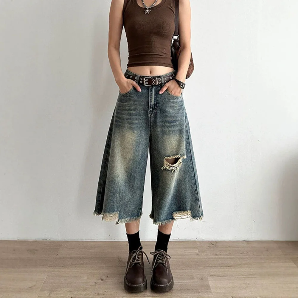 Woman‘s Capri Pants Retro Ripped Pants Simple Design High Waist Slim Fit Hole Ripped Five Points Pants Trendy Women's Shorts