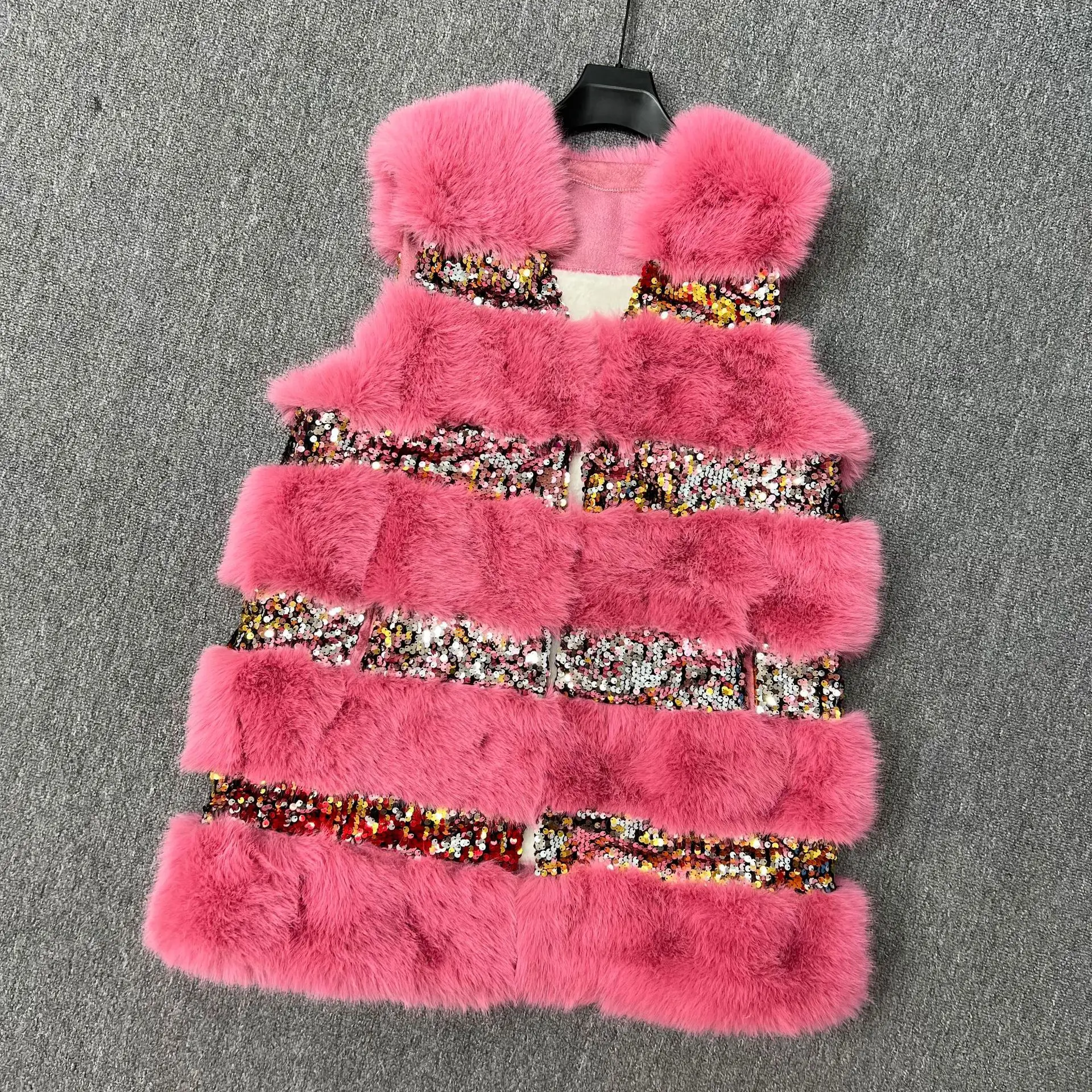 เสื้อกั๊กขนเฟอร์เทียมแบบยาวปานกลางสำหรับผู้หญิง ฤดูหนาว 2025 แฟชั่นใหม่ ประดับเลื่อม สวยสง่า กระชับสัดส่วน อุ่นสบาย