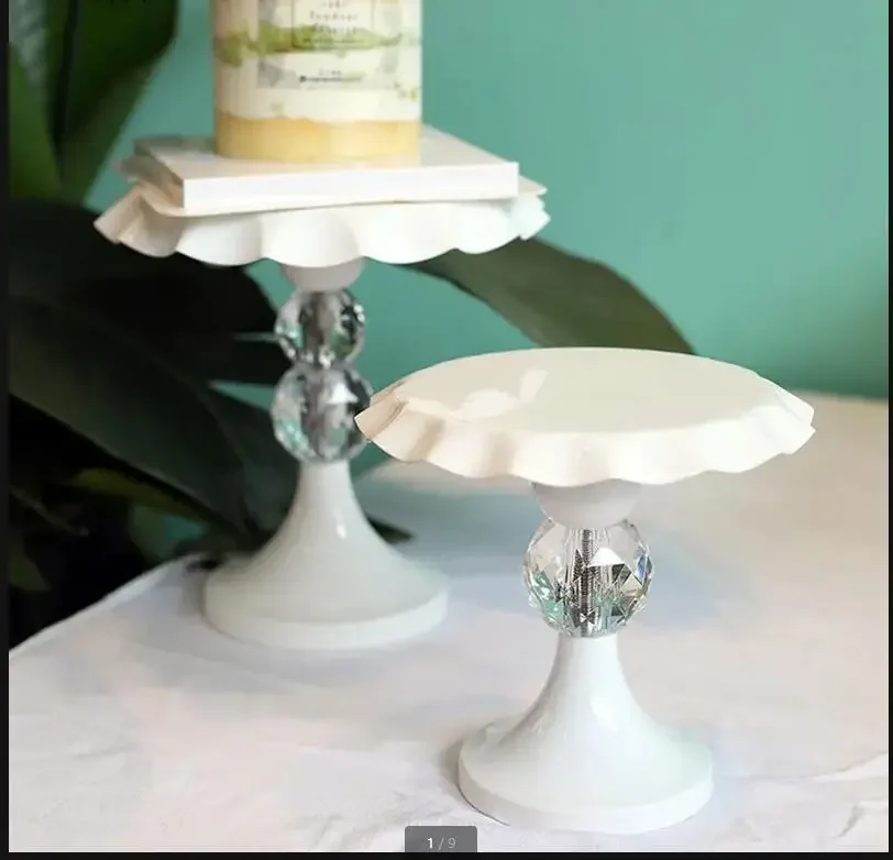 

Металлическая подставка для торта с волнистым краем, десертная тарелка, высокие ножки, форма для торта, банкетный десертный стол, подставка для закусок, декоративная рамка