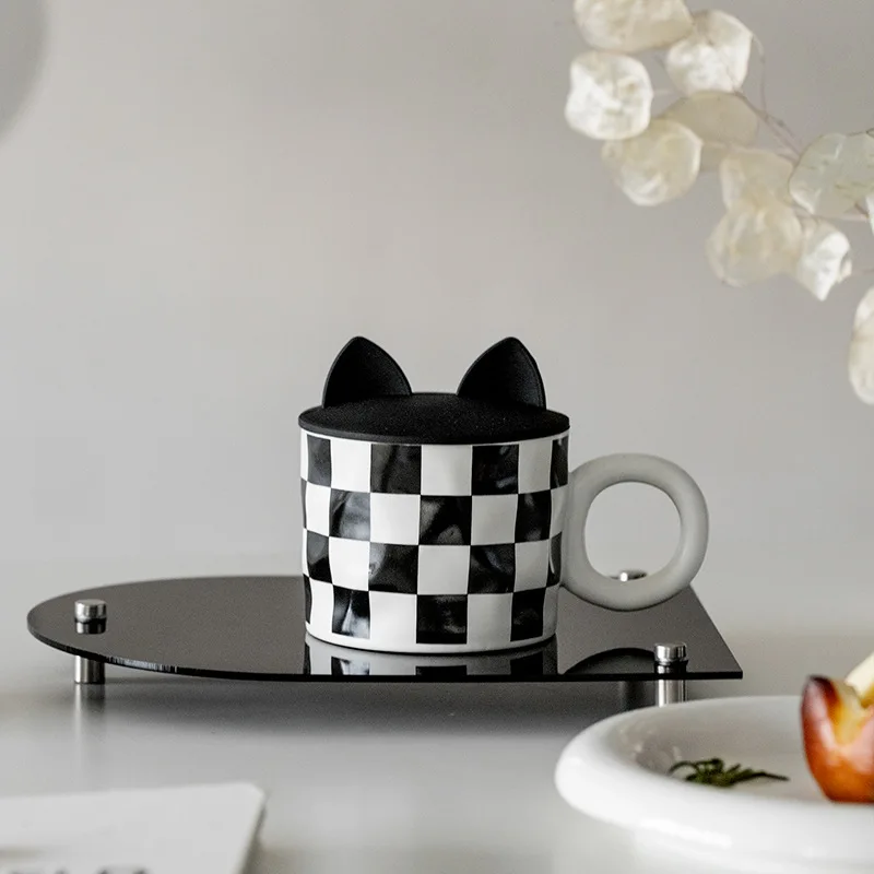 1 Piece 400ml 13oz Retro Checkerboard Mug with Lid Ceramic Cup White Coffee Mug with Black Strip Dot Water Drinking Mug Cup