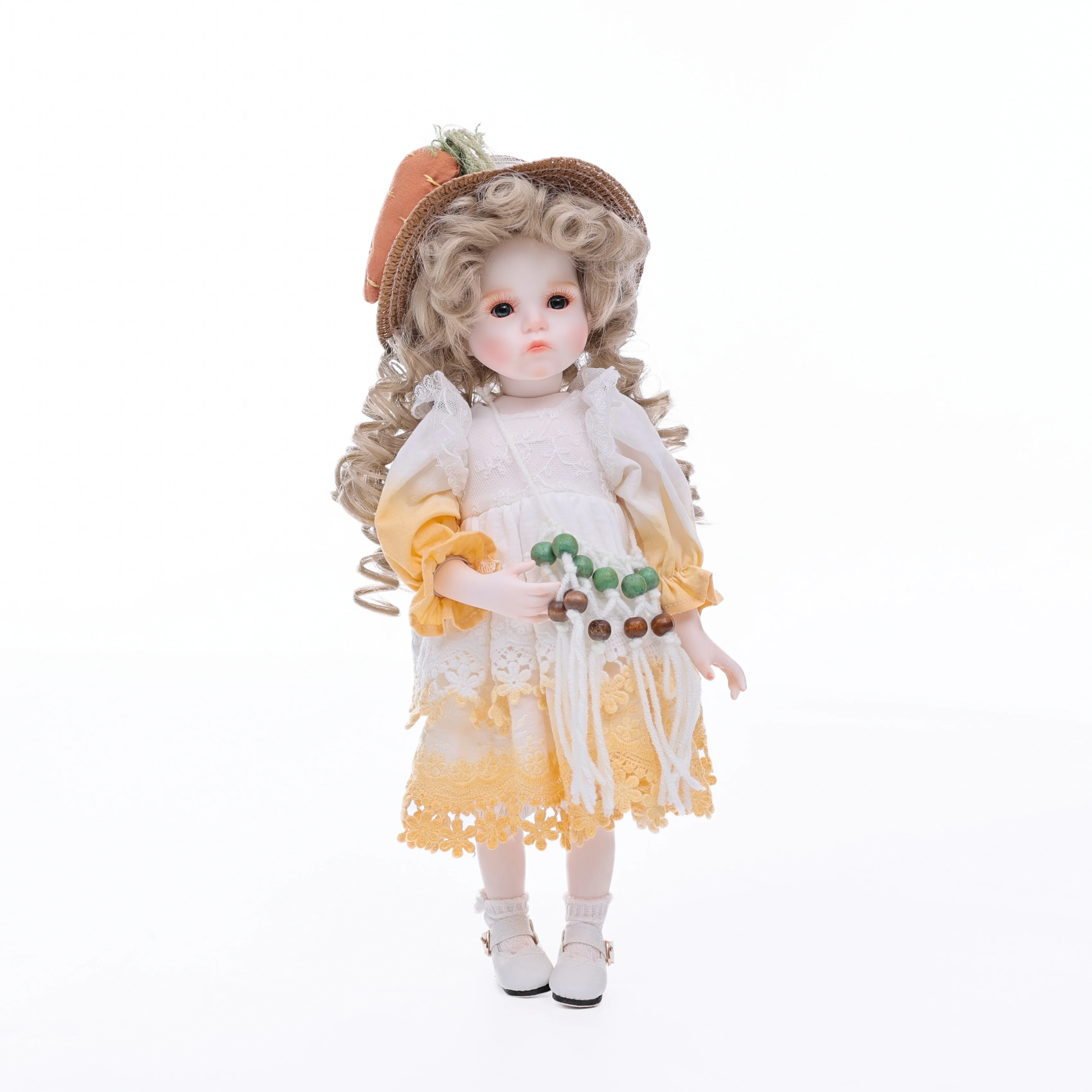 : Куклы и аксессуары