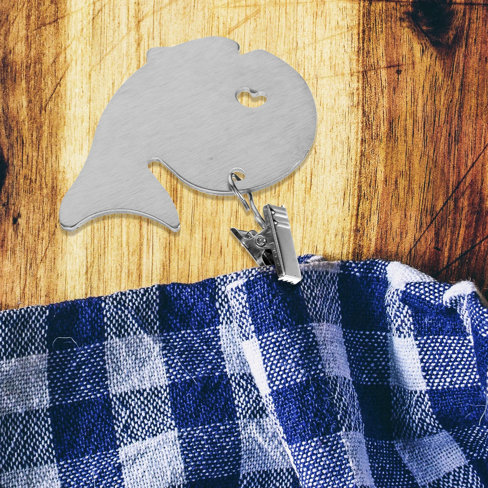 

4Pcs Stainless Steel Fish Shape Table Cover Clips Anti-Slip Windproof Tablecloth Fixator Pendant Tablecloth Clip Pendant