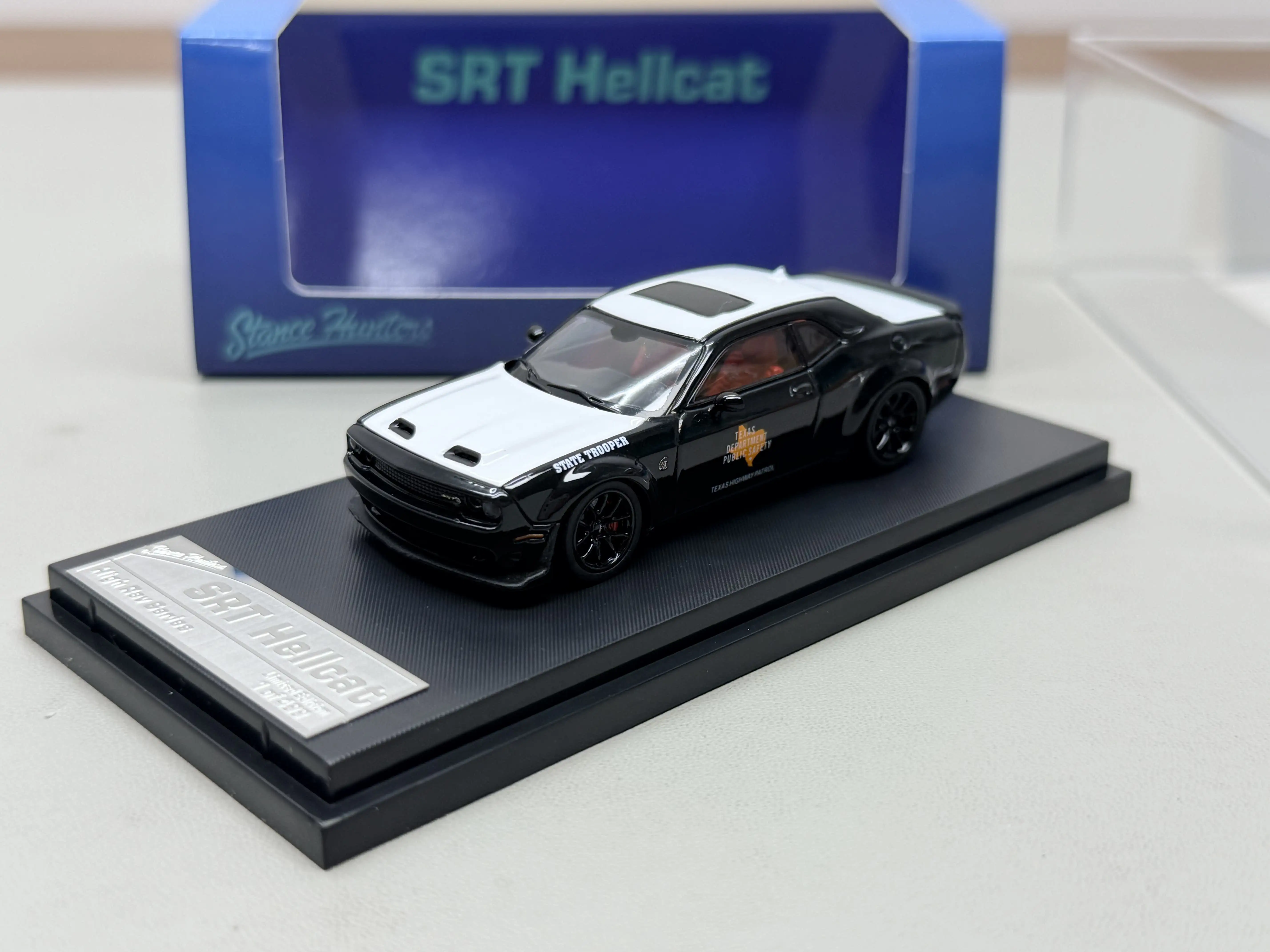 Diecast Stance Hunters 1:64 Scale Dodge Challenger Texas Highway Patrolman Alloy Car Model