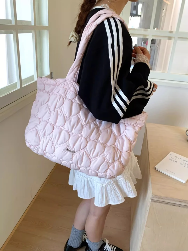 

Love Heart Large Capacity Tote Bag, New Fashionable Pleated Down HandBag For Women, Versatile Single Commuting Shoulder Bag