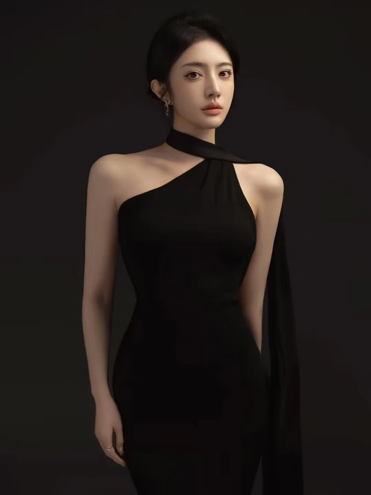 

Элегантный черный костюм-платье для фотосессий, для портретной и художественной фотографии, студийного качества, Зима 2024, Женская коллекция