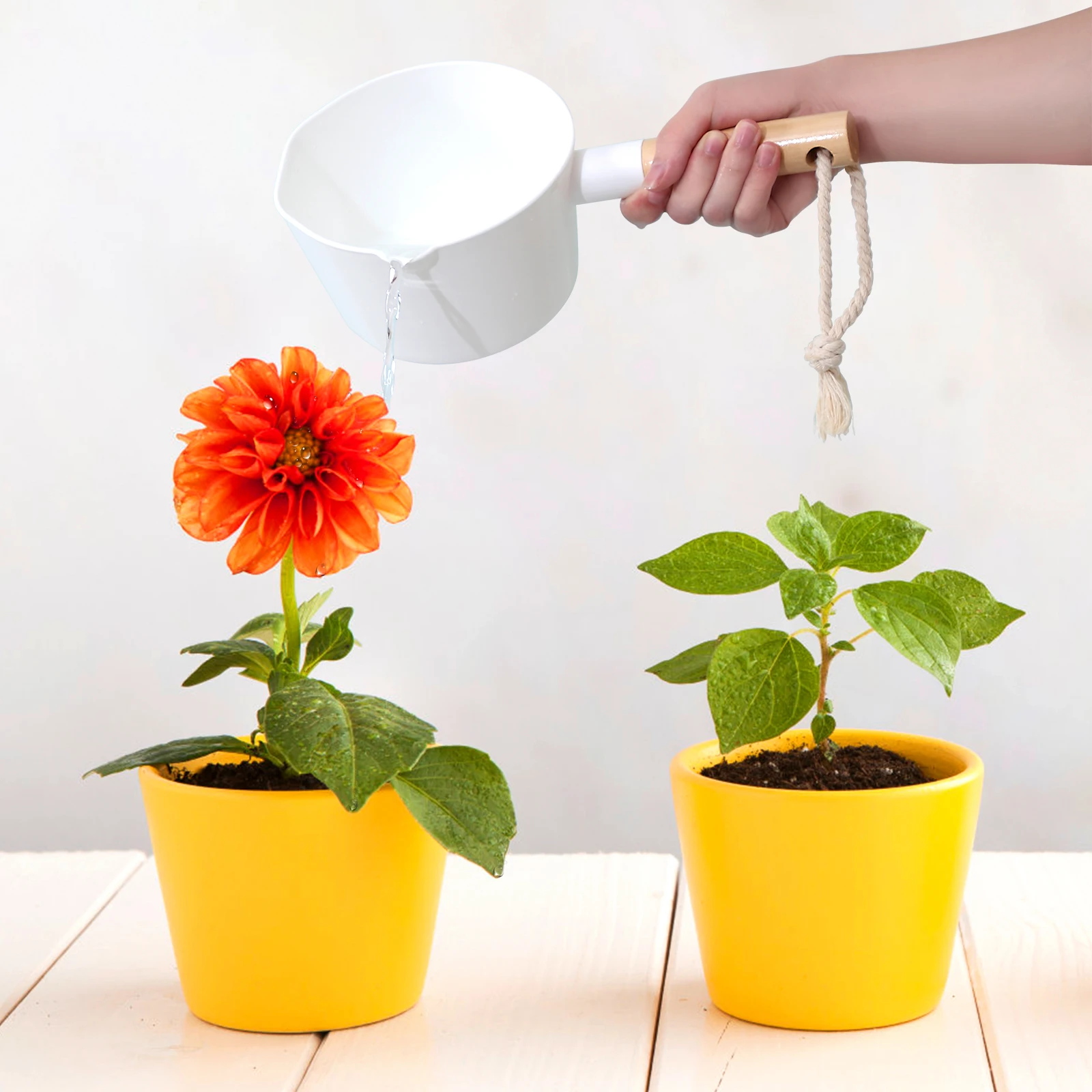 

Water Ladle Kitchen Plastic Wood Scoop Long Handle Bath Ladle Efficient Water Transfer Bathroom Helper