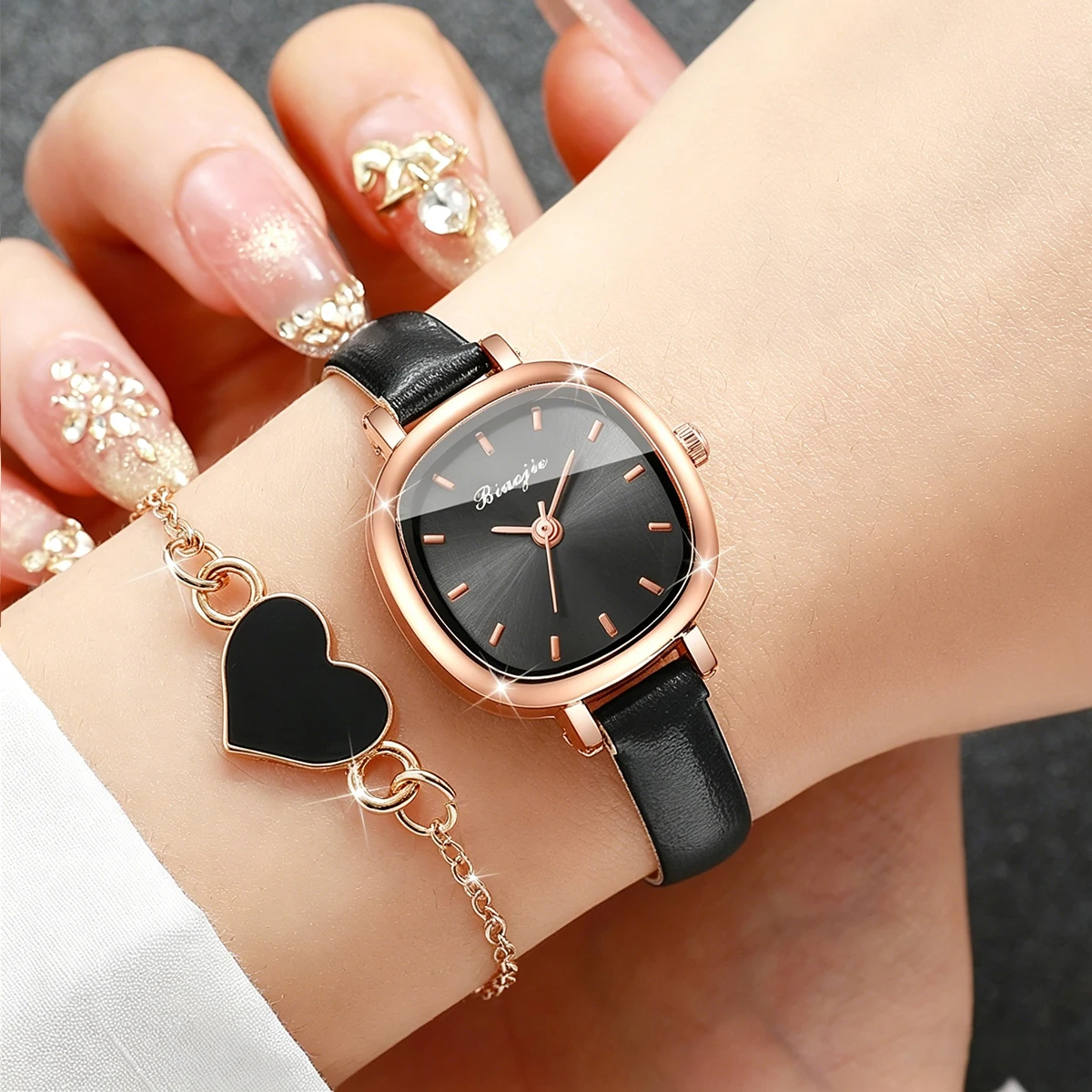 5PCS Fashion Women Watch Jewelry Set Elegant Leather Strap Quartz Wristwatch Heart Necklace Earrings Bracelet Gift (Without Box)