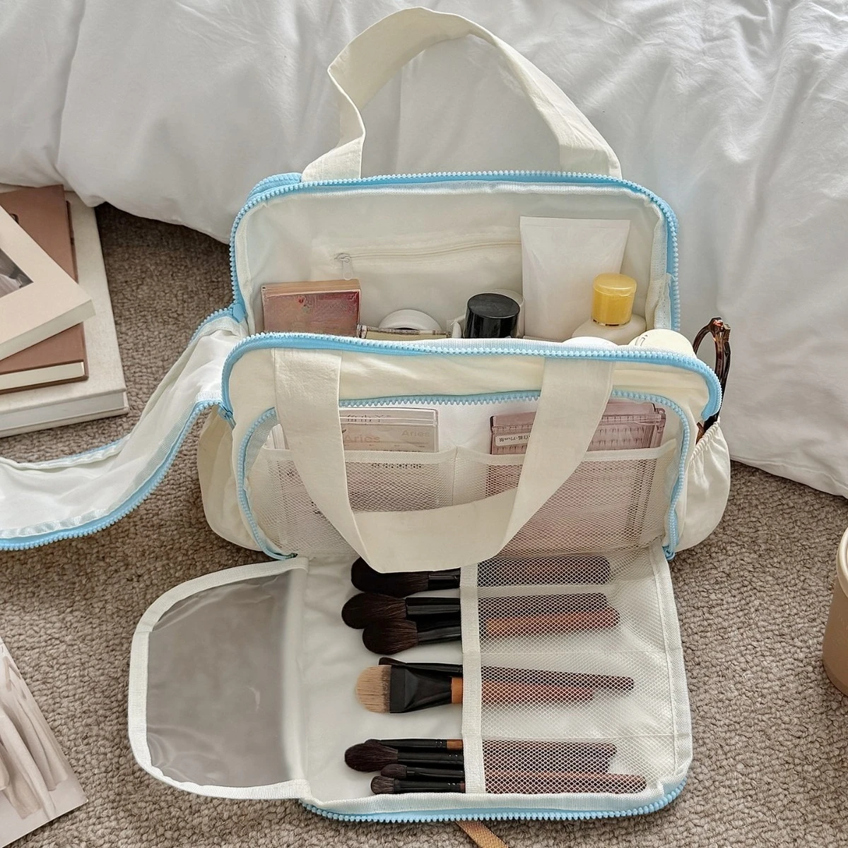 Large-capacity Handheld Makeup Bag Sweet Cute Handbag Portable Multi-layer Travel Toiletry Bags Waterproof Outdoor Storage Bag