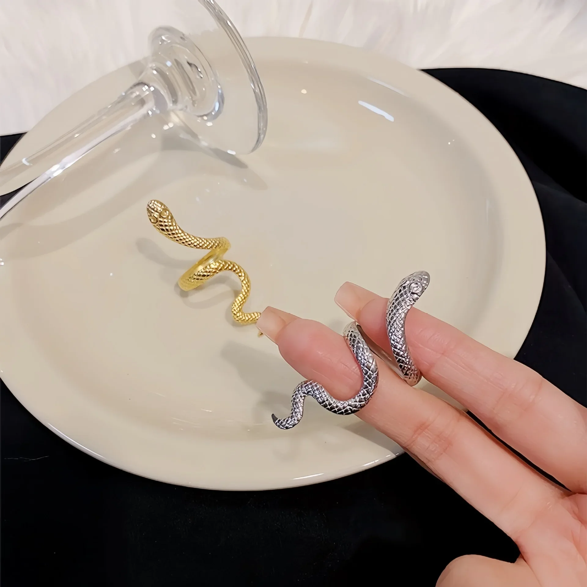 티타늄 스틸 뱀 반지, 조절 가능한 오픈 마우스 니치 링, 스테인레스 스틸 손가락 도매, 독특한 과장 패션