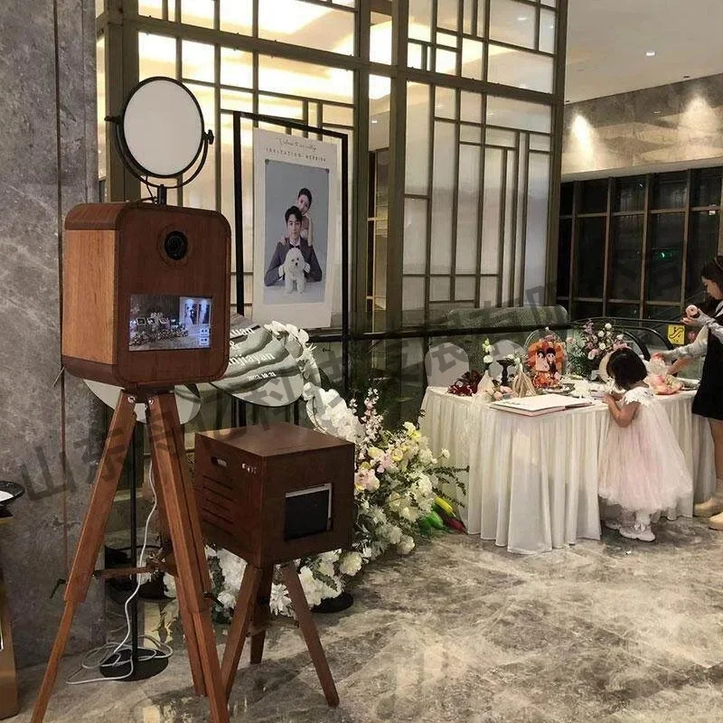 Wedding raster camera exhibition warm-up camera in props y