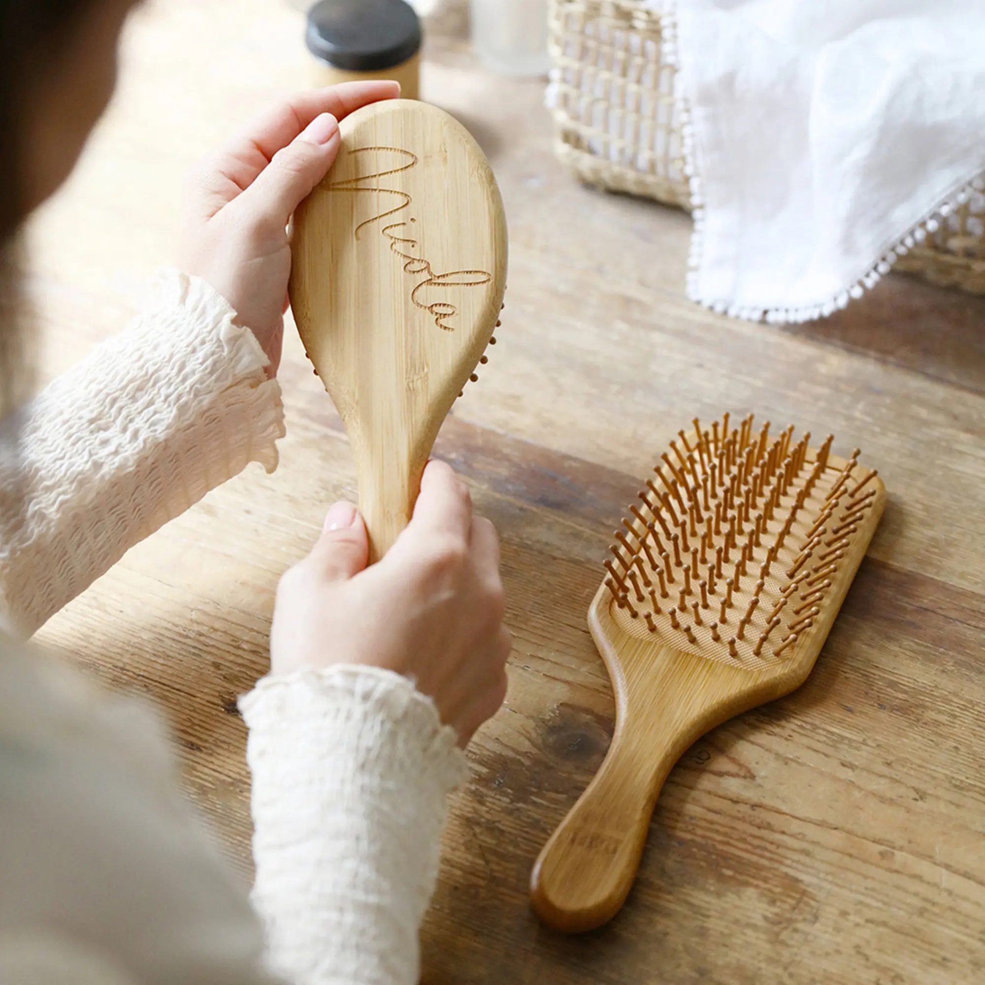 Custom Hair Brush Rose Gold Airbag Mirror Finish Personalized Bride Perfect Gift for Young Girls Bridal Bridesmaids Party Bride