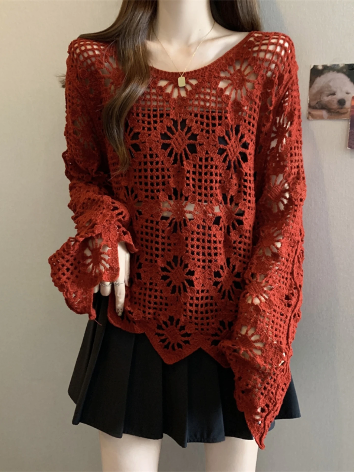 

Красный вязаный длинный свек на крючках с цветочным узором, женская верхняя одежда, осенний ранний размер, красивый топ, удобный мягкий корейский...