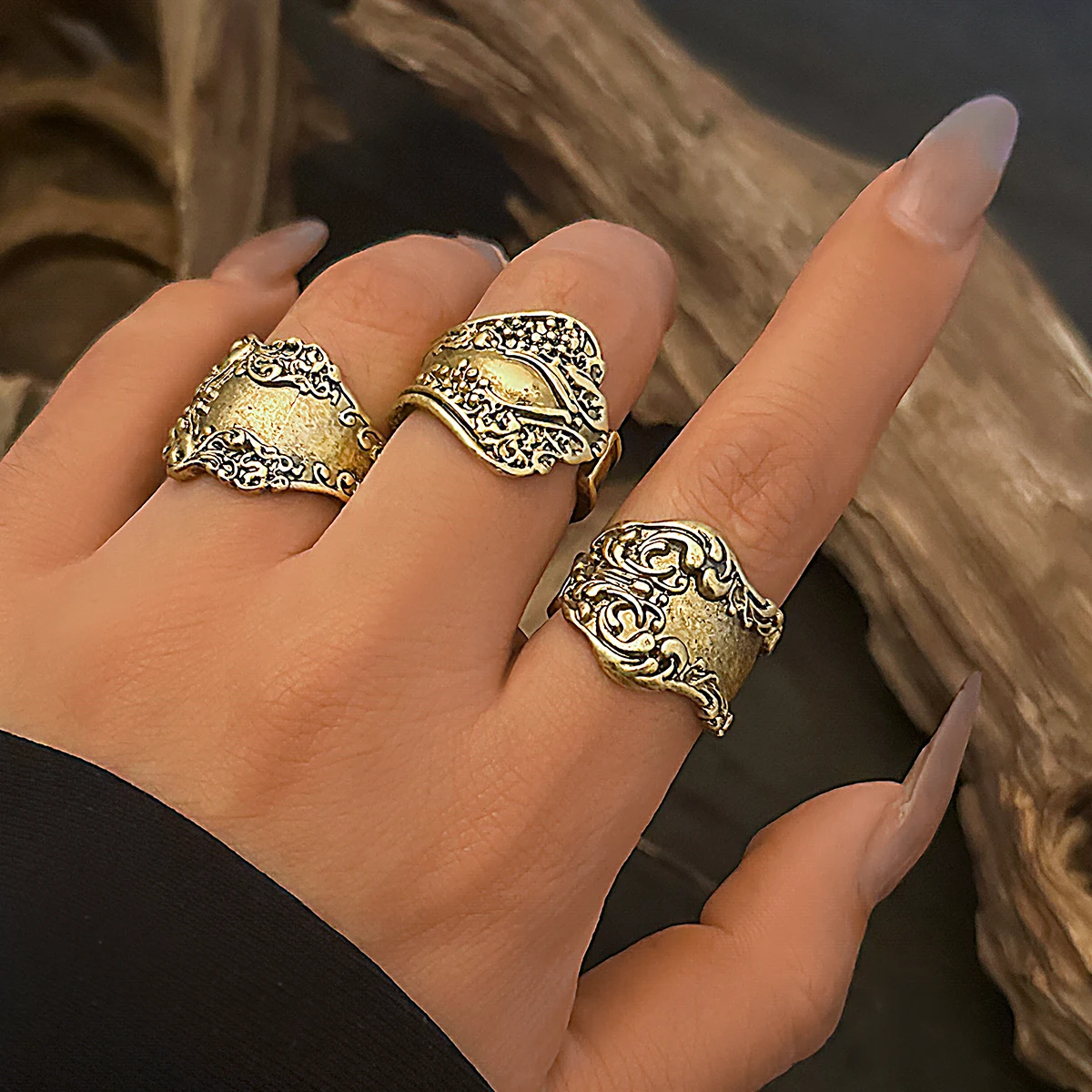 Salircon 3Pcs Vintage Metal Carved Pattern Ring Punk Aesthetic Opening Adjustable Wide Edge Ring Women's Fashion Jewelry Gift