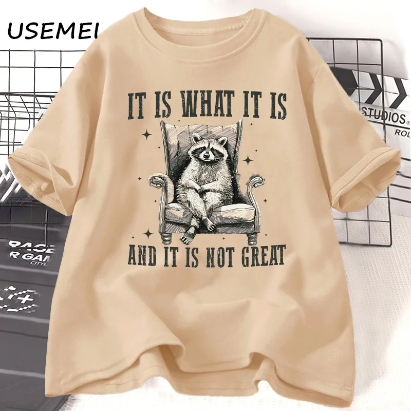 Funny Racoon Retro T Shirt Women Men It Is What It Is Cute But Feral Racoon T-Shirt Animal Lover Tshirt Cotton Short Sleeve Tees