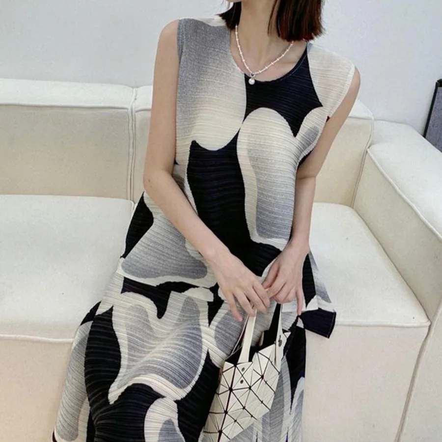 

Miyake Pleated 2025 Spring Abstract Cloud Printed Pleated Fashion Vest Swing A-line Skirt Niche Design Pleated Suit Woman