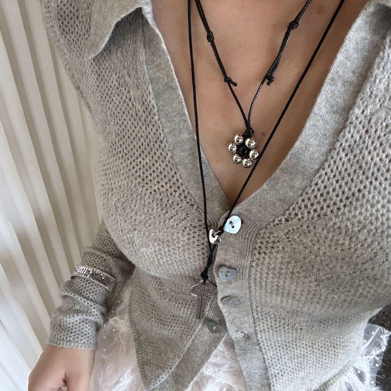 Korean Fashion Beaded Flowers Pendant Necklace for Women Simple Adjustable Long Black Rope Daily Versatile Sweater Chain Jewelry