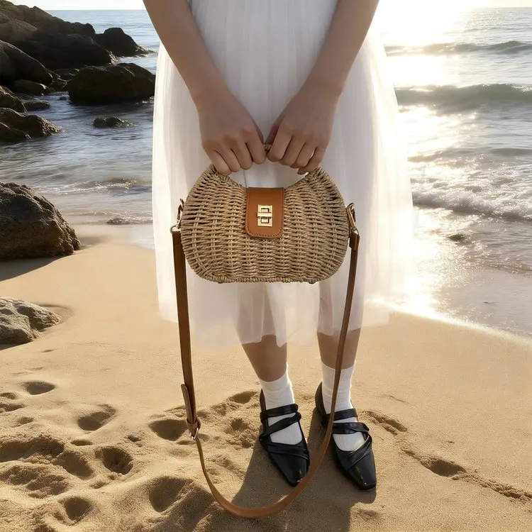 high-end-fashion-solid-color-diaper-bags-for-women-parisian-inspired-crossbody-bag-luxury-commuter-bag-vintage-simple-messenger