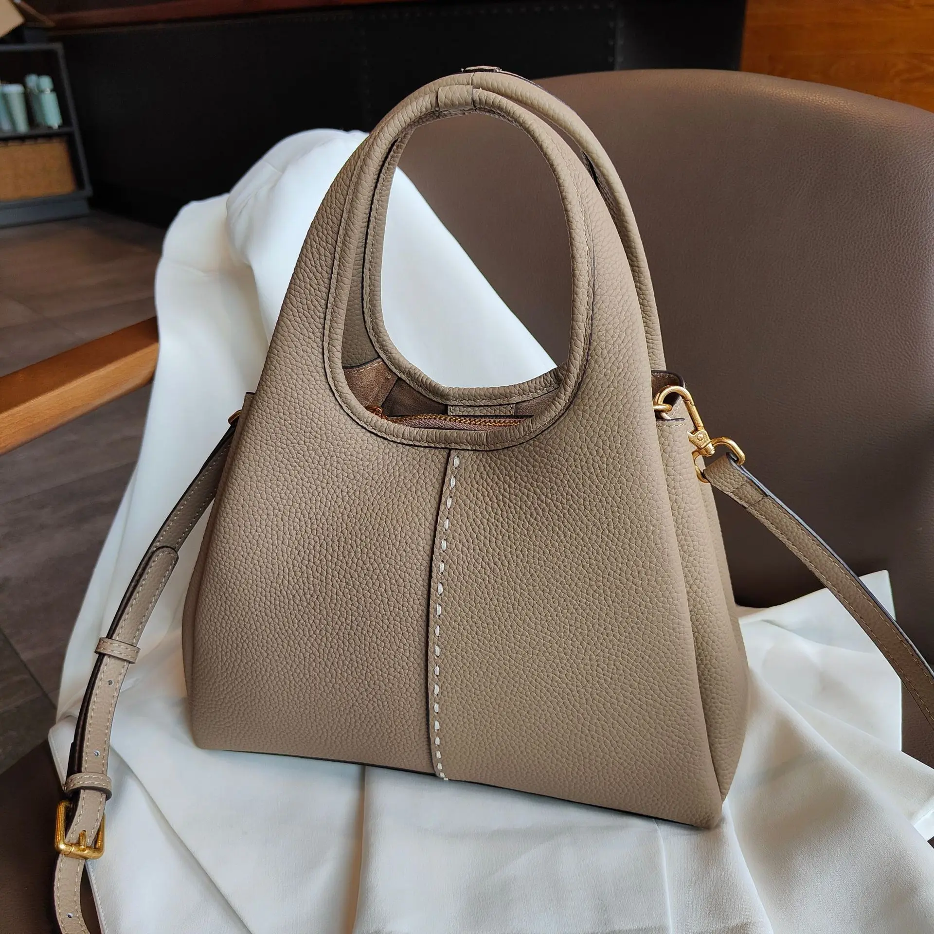 High-end Bucket Bag 2024 New Fashion Versatile First Layer Cowhide Soft Leather Color Block Ladies Bag