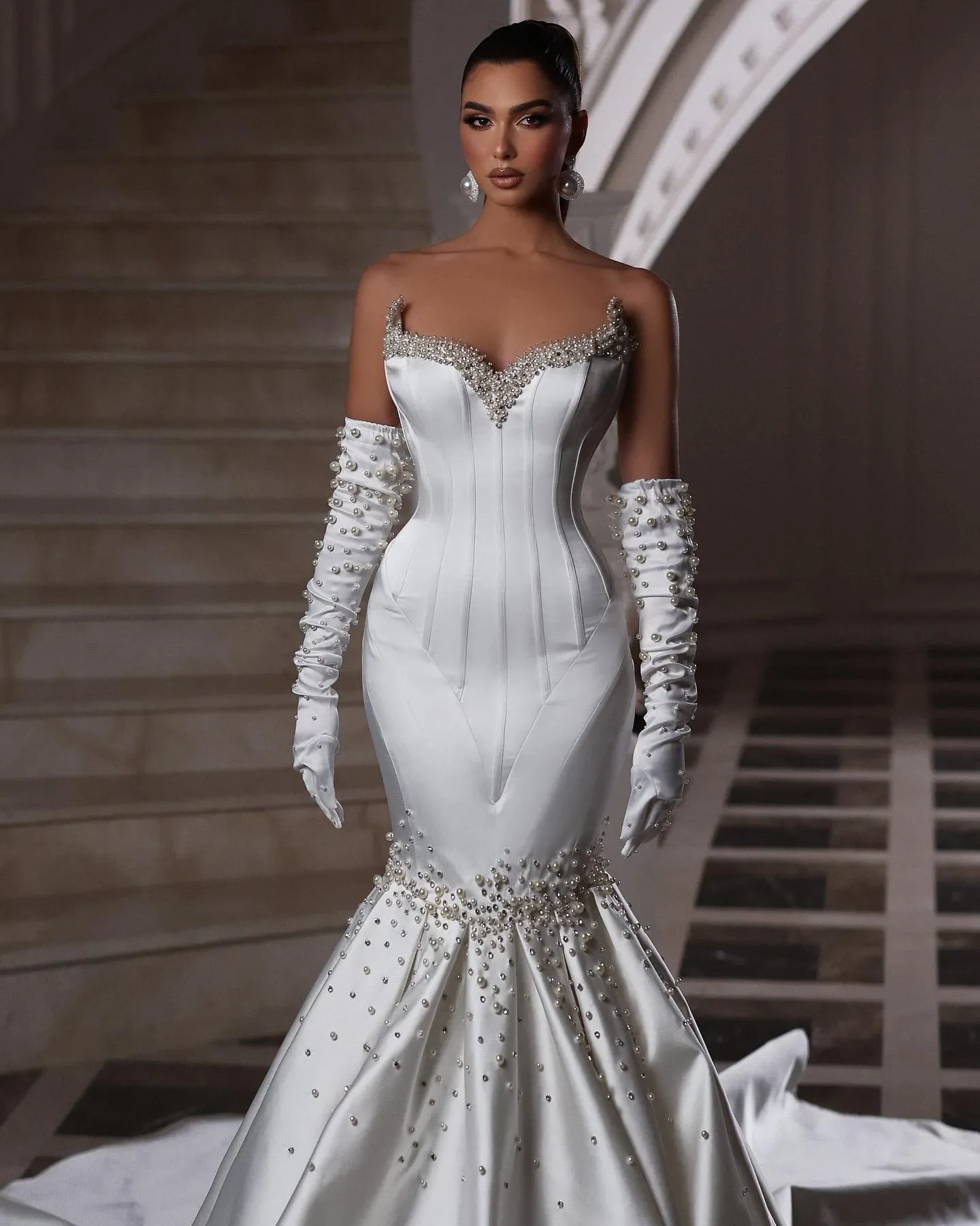 فساتين زفاف حورية البحر الرائعة لؤلؤ على شكل قلب خرز كريستال ساتان زفاف العروس نمت فيستدوس دي نوفيا