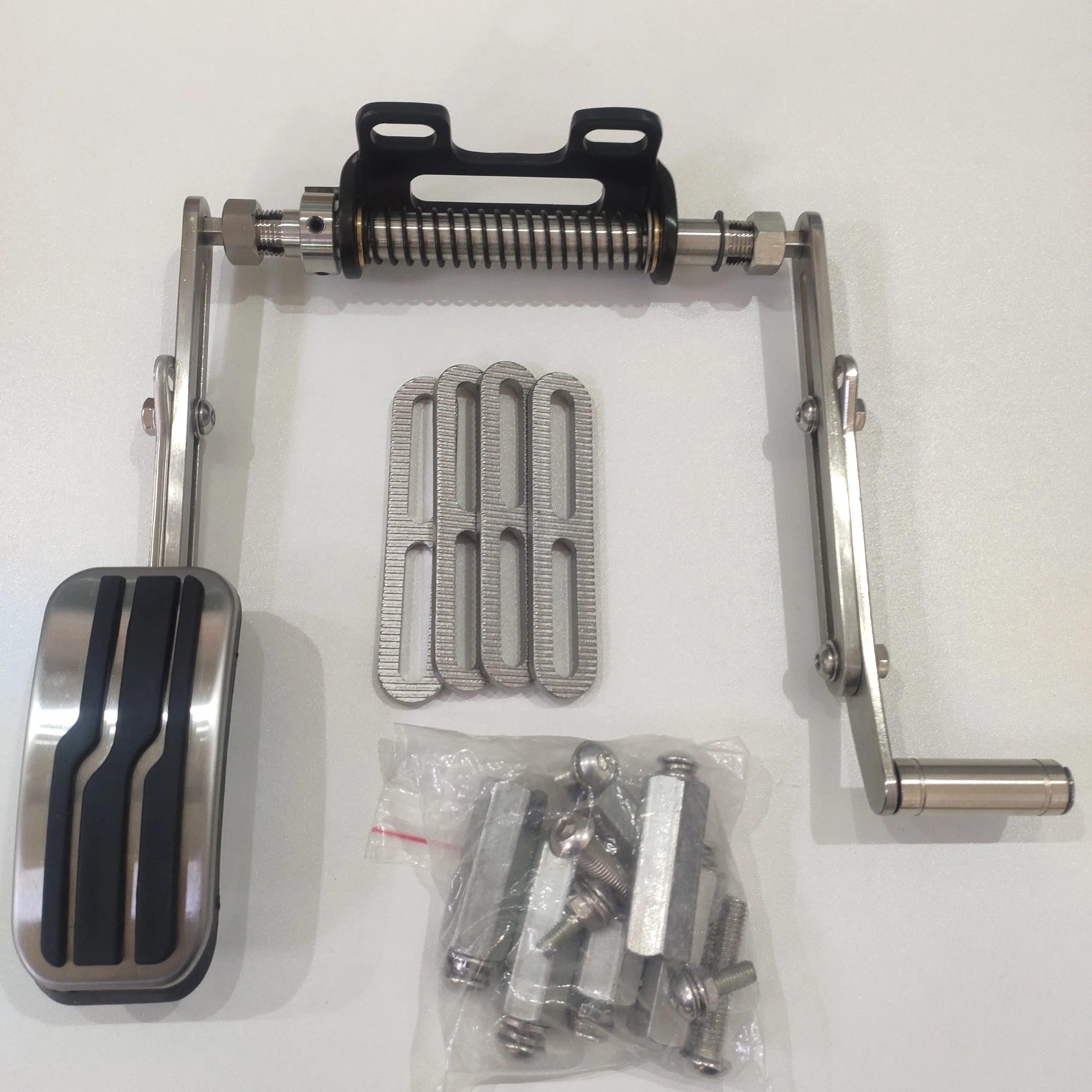 Pedale acceleratore portatile per piede sinistro, assistenza alla guida per guidatori di corsa feriti per disabili e disabili